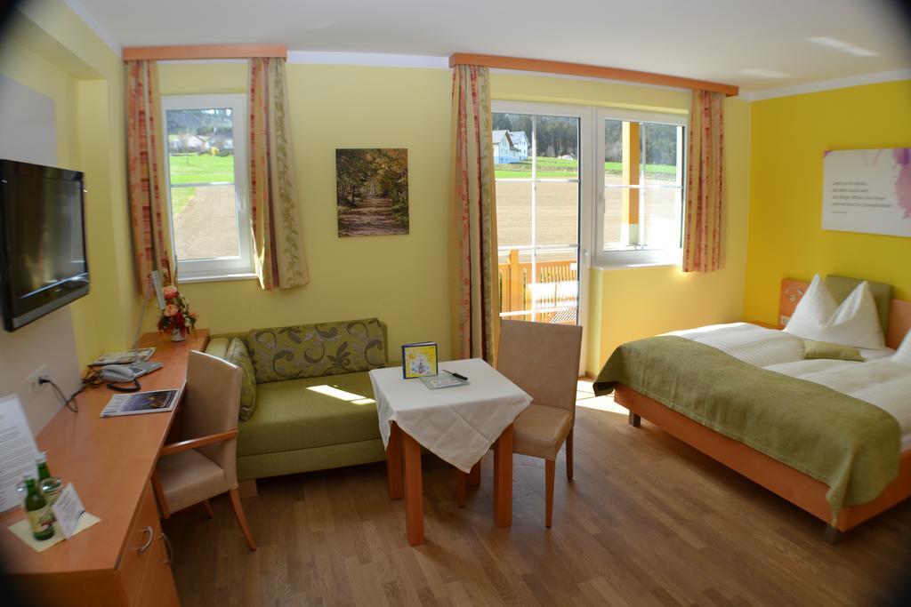 Gasthof-Pension Nordwald Harbach  Szoba fotó